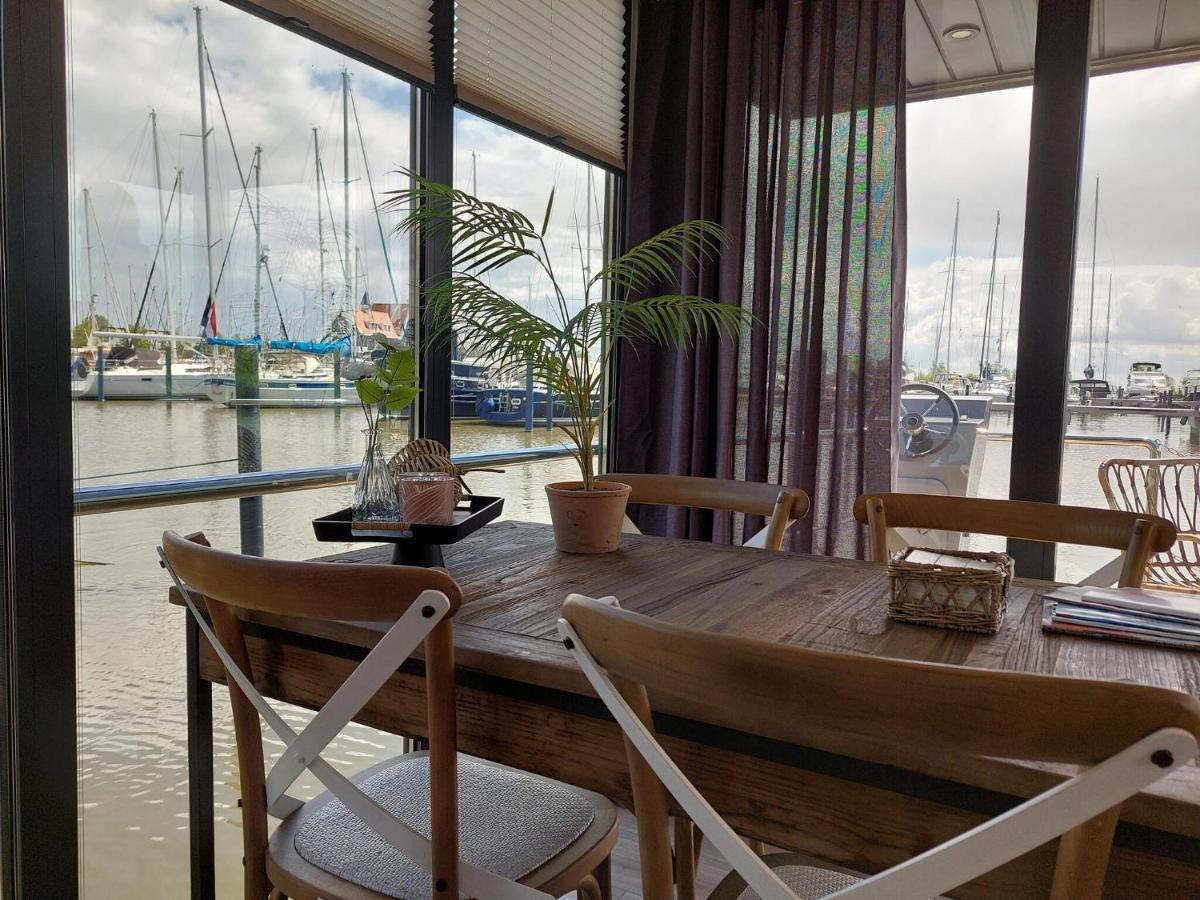 Luxury Houseboat In Volendam Marina Hotel Luaran gambar
