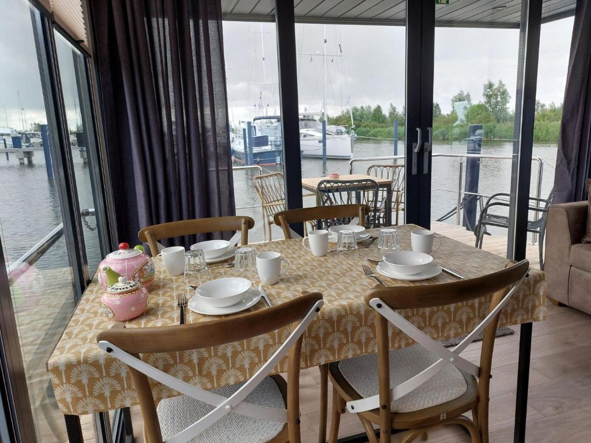 Luxury Houseboat In Volendam Marina Hotel Luaran gambar
